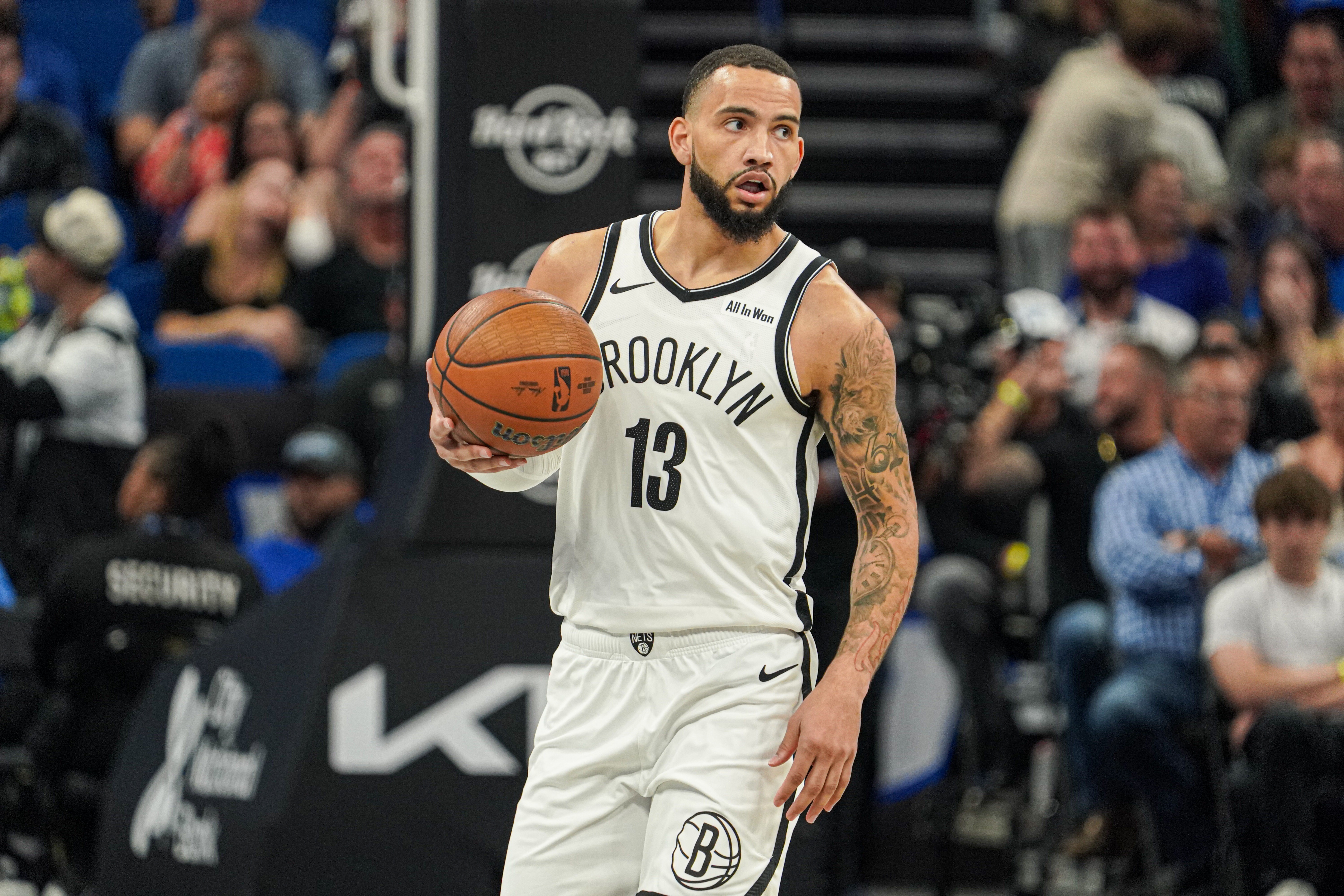 开云体育下载-为交易腾位置！美记：篮网将裁掉球队前锋泰瑞斯·马丁